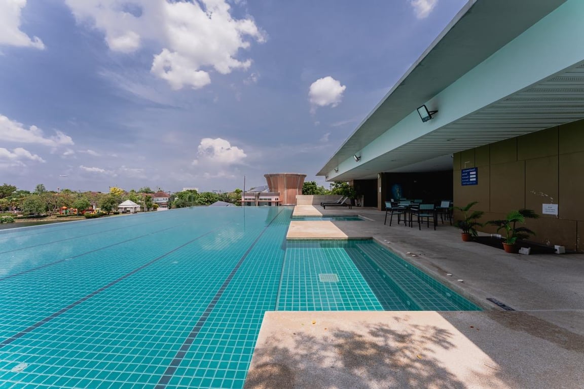 เพอร์เฟค มาสเตอร์พีซ สุขุมวิท 77 - สุวรรณภูมิ