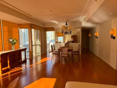 Langsuan Ville | 2 Bedrooms | 160.83 SQ.M. | Private Parking | Chidlom