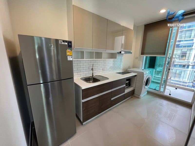 Supalai Elite Phayathai — Corner Residence | Skyline Views | Near BTS photo 3