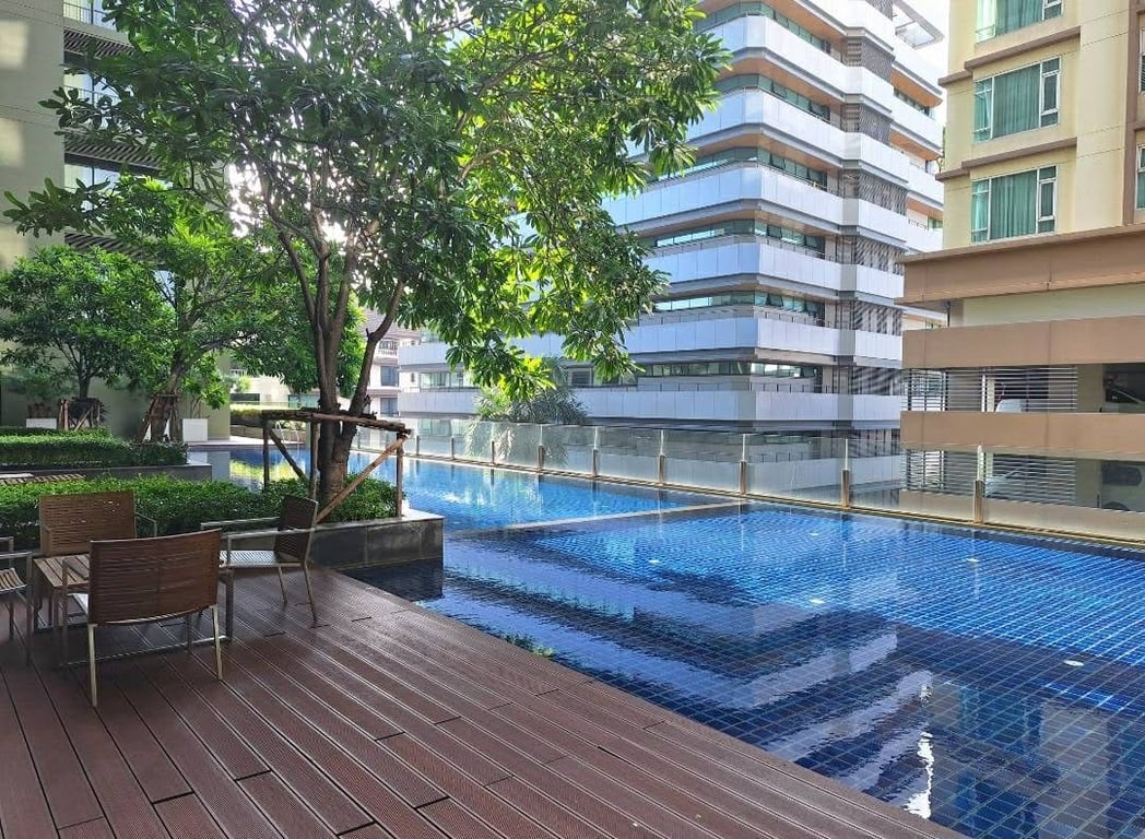 Noble Solo Thonglor
