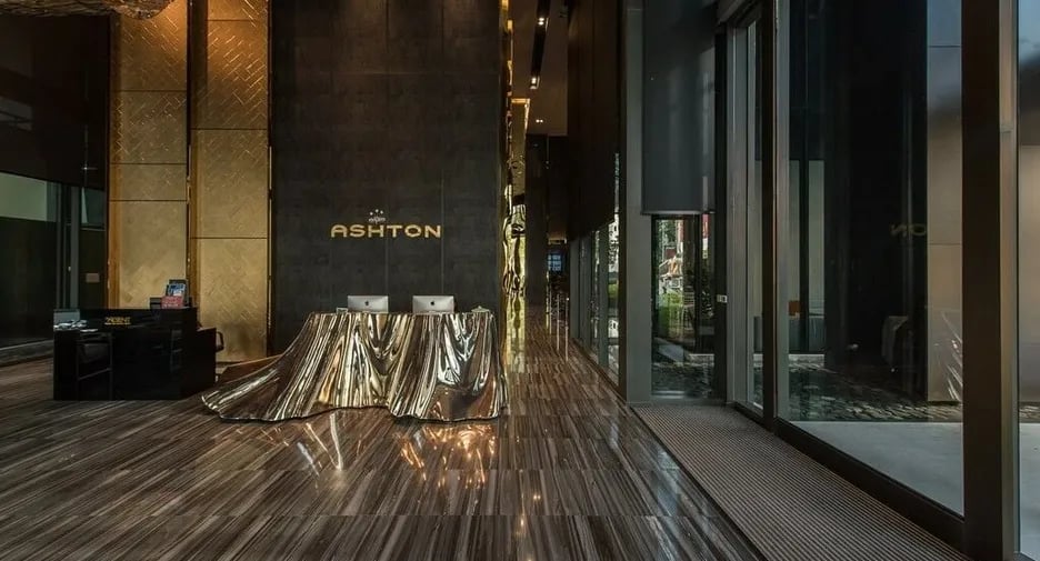 Ashton Silom