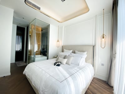 28 Chidlom — High Floor Park View | Quiet Luxury | 250m to BTS