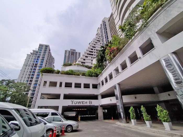 Supalai Place Sukhumvit 39