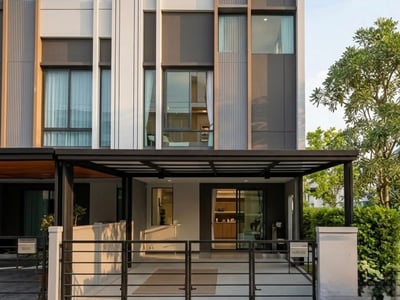 Pleno Sukhumvit-Bangna 4 — Smart Luxury Townhome | Near Mega Bangna