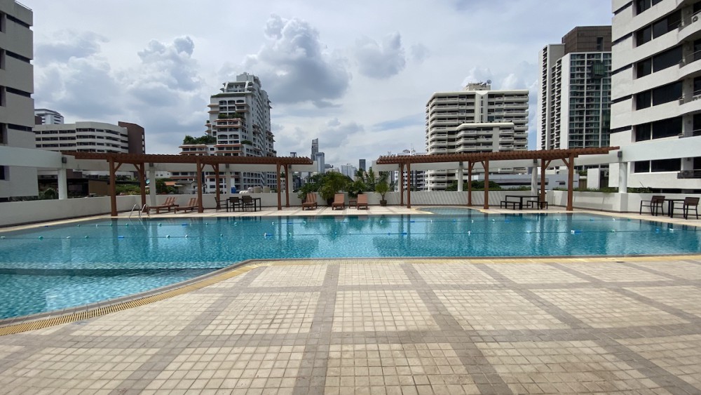 Supalai Place Sukhumvit 39