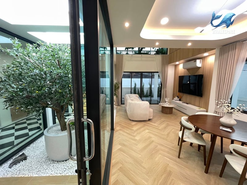 Modern Craftsmanship House — Double Volume Courtyard Living | Nawamin photo 3