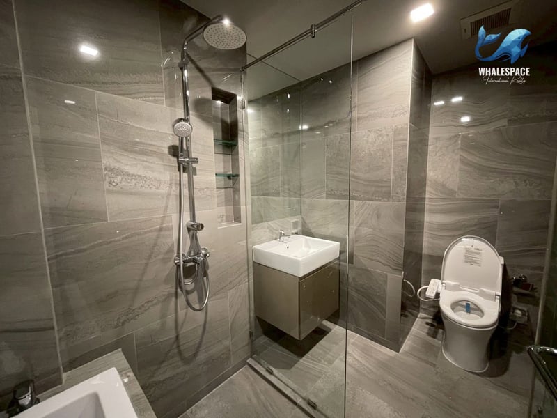 Ideo Q Sukhumvit 36 - Ultra-Private 35th Floor Corner 1BR with 180° Sukhumvit Skyline Views photo 4
