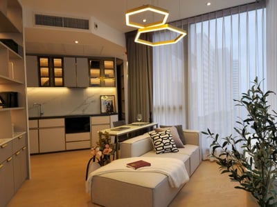 Ashton Asoke Rama 9 — High Floor Luxury | Walk to MRT Rama 9