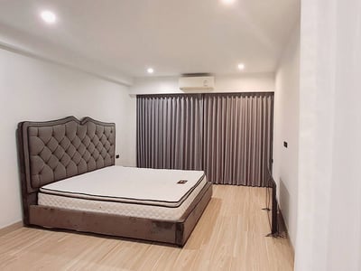 Urban Sp@ce Apartment Sukhumvit 101 — شقة واسعة بتصميم عصري | بالقرب من BTS Punnawithi