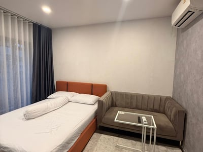 SOHO Bangkok Ratchada — Luxury Facilities | Auto Parking | 200m to MRT