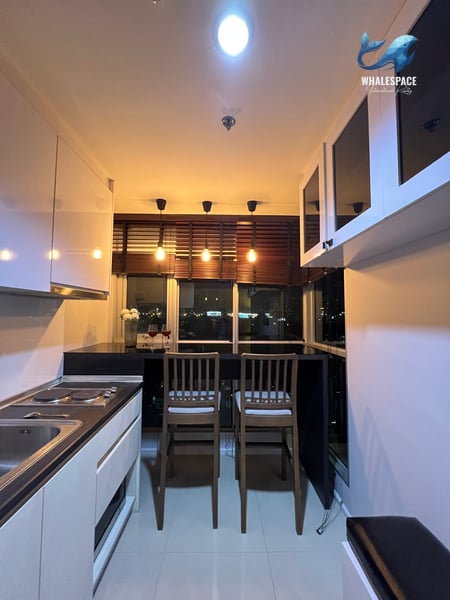 Aspire Sukhumvit 48 — Modern Work-Ready Home | Near BTS Phra Khanong photo 2