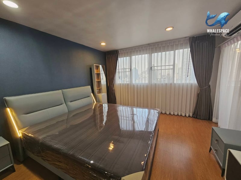 Waterford Diamond Tower - Spacious 2BR Corner Unit Near BTS Phrom Phong photo 2
