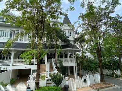 Fantasia Villa 2 — European Corner Townhome | Near BTS Bearing