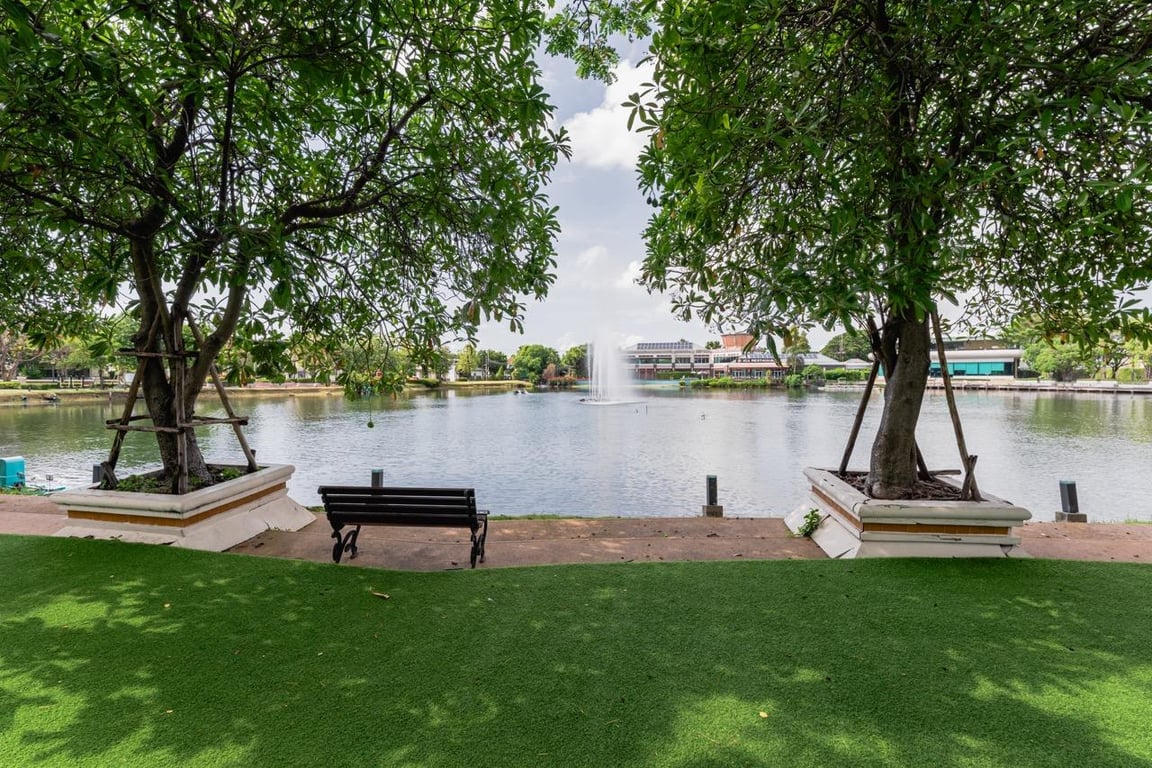 เพอร์เฟค มาสเตอร์พีซ สุขุมวิท 77 - สุวรรณภูมิ