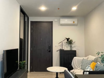 XT Huaikhwang — Modern 1-Bedroom | High Floor City View | Near MRT Huai Khwang