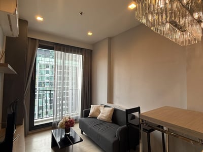 M Thonglor 10 — Pet-Friendly 1BR | Walk-in Closet | Near BTS Ekkamai
