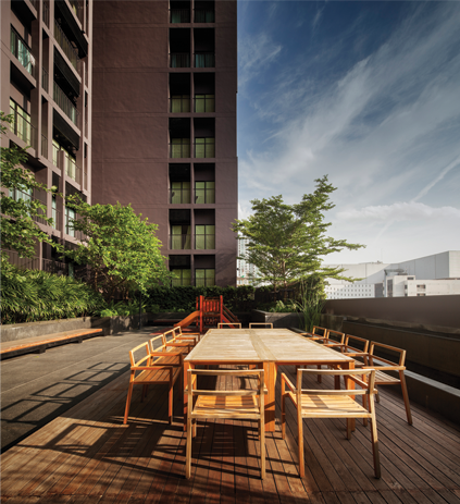 Noble Solo Thonglor