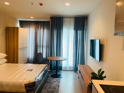 Life Asoke Rama 9 — Fully Furnished Smart Living | Near MRT Rama 9