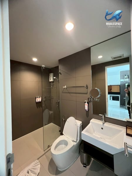 Up Ekamai - Modern 2-Bed High-Rise Condo with Panoramic City Views photo 3