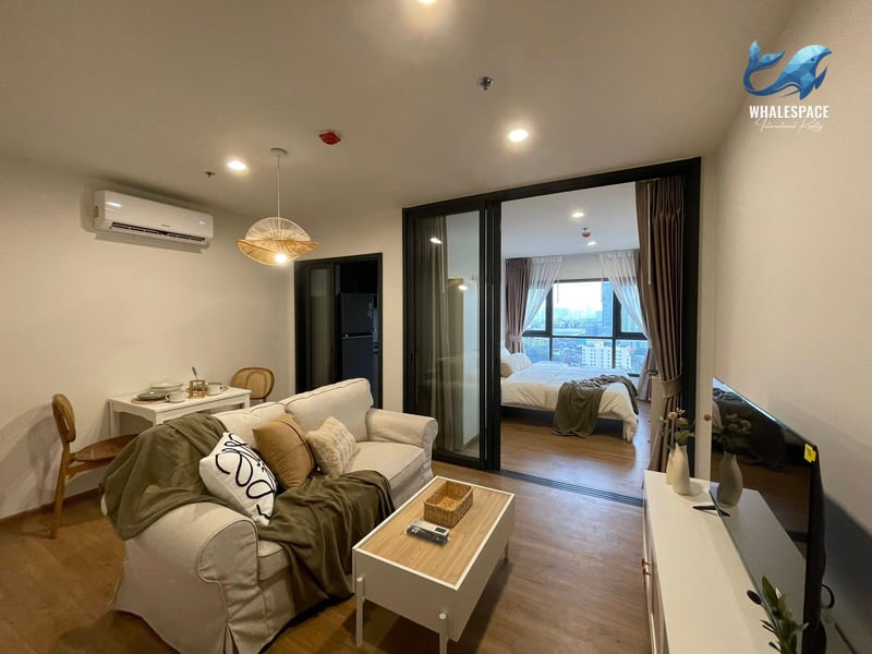 THE LINE VIBE — High Floor City View | King Size Bed | Near BTS photo 2
