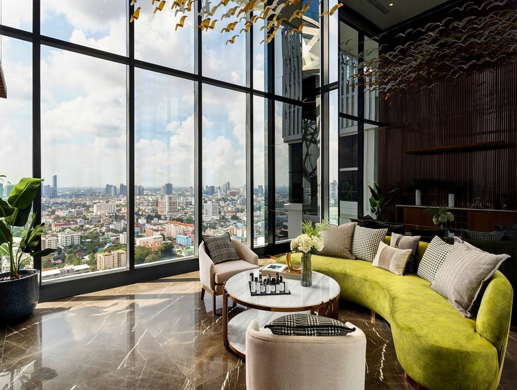 The Tree Pattanakarn-Ekkamai