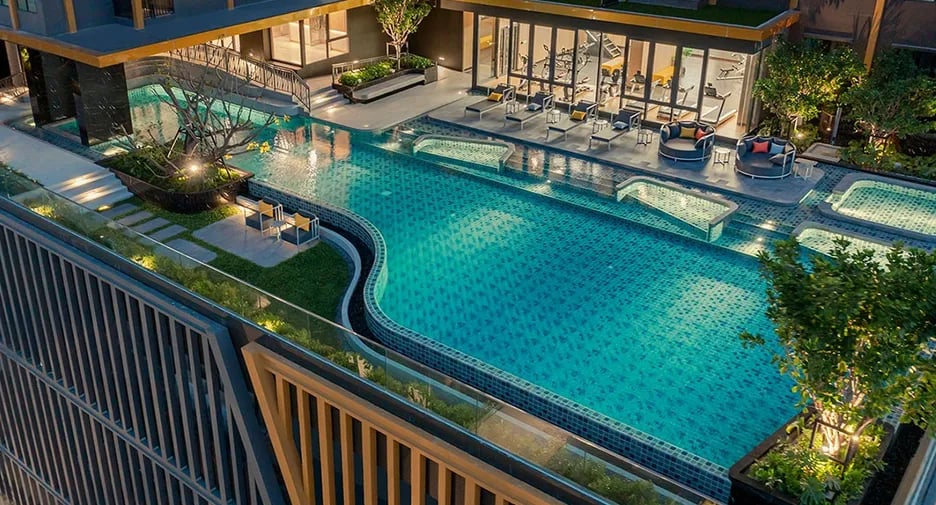 The Base Phetchaburi - Thonglor