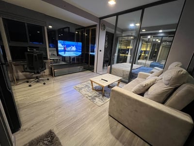 Ideo Sathorn-Wongwian Yai — زاوية غرفة نوم واحدة 36.5 متر مربع | 140 متر من BTS Wongwian Yai