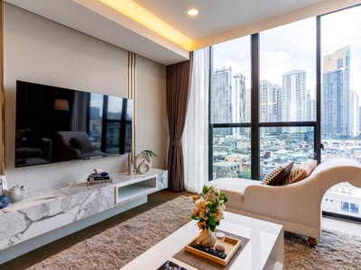 Wyndham Residence Queens — Luxury Corner Living | Steps to MRT QSNCC