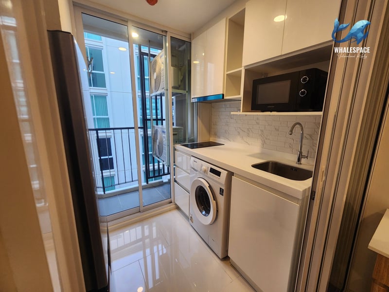 Chateau In Town Ratchayothin — Pool View Floor 6 | Fully Furnished | Near BTS photo 2