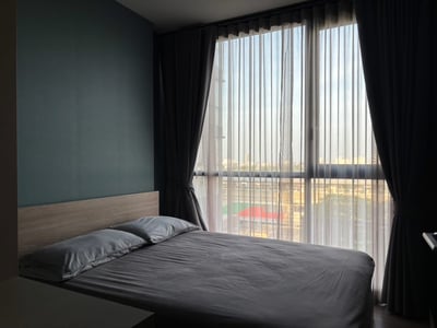 The Line Wongsawang — High Floor Pool View | Fully Furnished | Near MRT