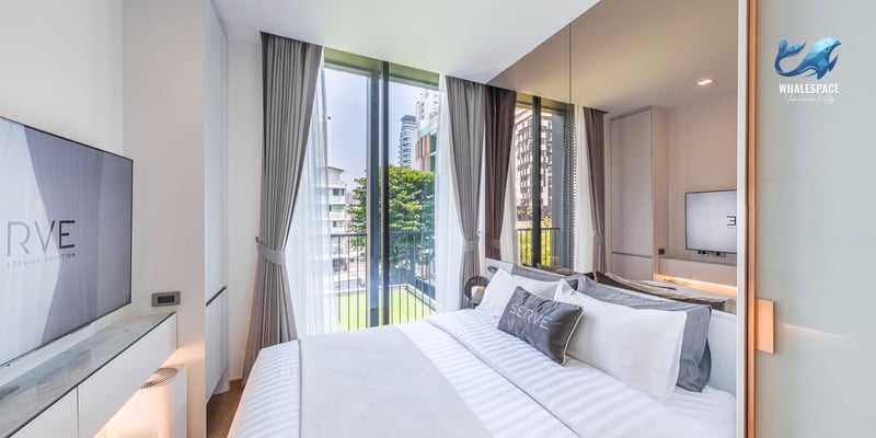 Noble BE33 — High Ceiling Luxury Living | Steps to EM District | BTS Phrom Phong photo 2