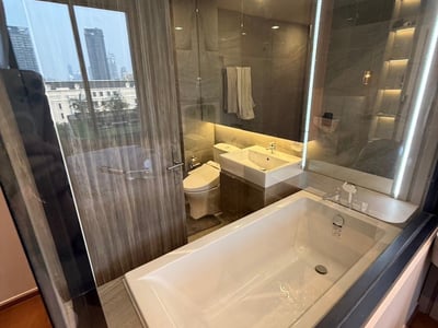 Ideo Q Sukhumvit 36 — Luxury Corner Unit | 1 BR 38 sqm | Near BTS Thong Lo