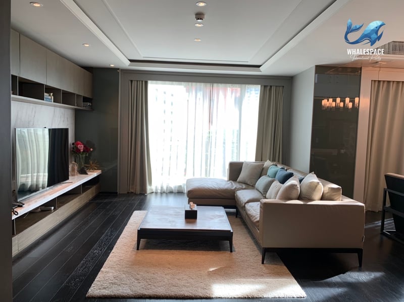 The Crest Sukhumvit 24 — Luxury Duplex Residence | Near BTS Phrom Phong photo 2