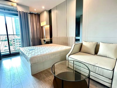 Whizdom Avenue Ratchada-Ladprao — Direct MRT Access | Fully Furnished | Prime Location