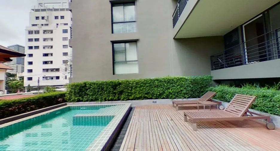 Noble Ambience Sarasin