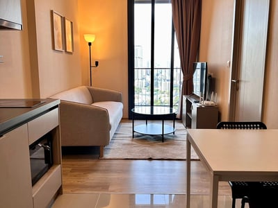 Oka Haus Sukhumvit 36 — Newly Renovated 29th Floor with Bathtub | North View | 5 Mins to BTS Thong Lo