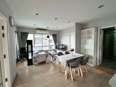 Motif Condo Sathorn - Wongwian Yai | Corner Pool View Unit | 2 Bedrooms