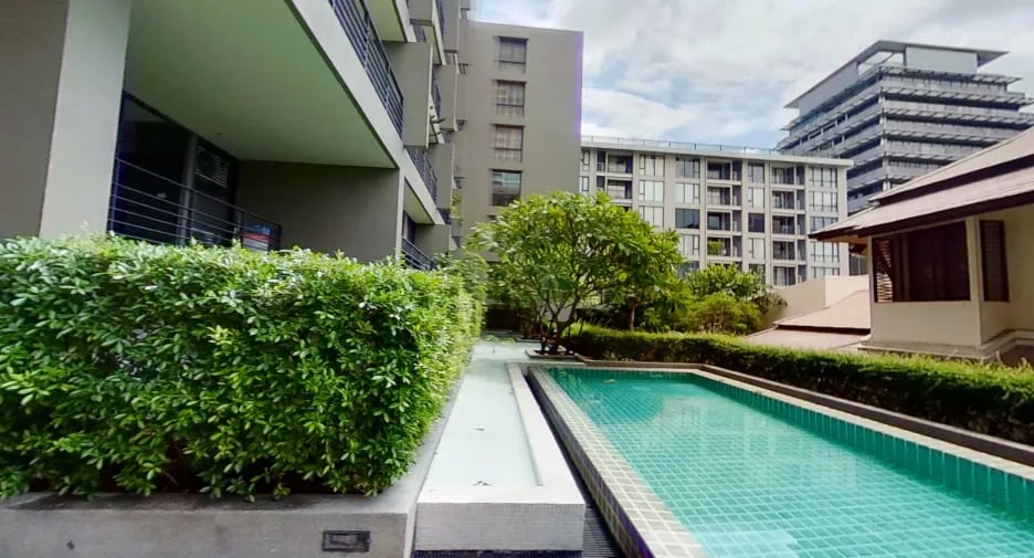 Noble Ambience Sarasin