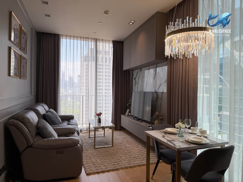 28 Chidlom — Luxury Garden View Residence | Near BTS Chidlom photo 2