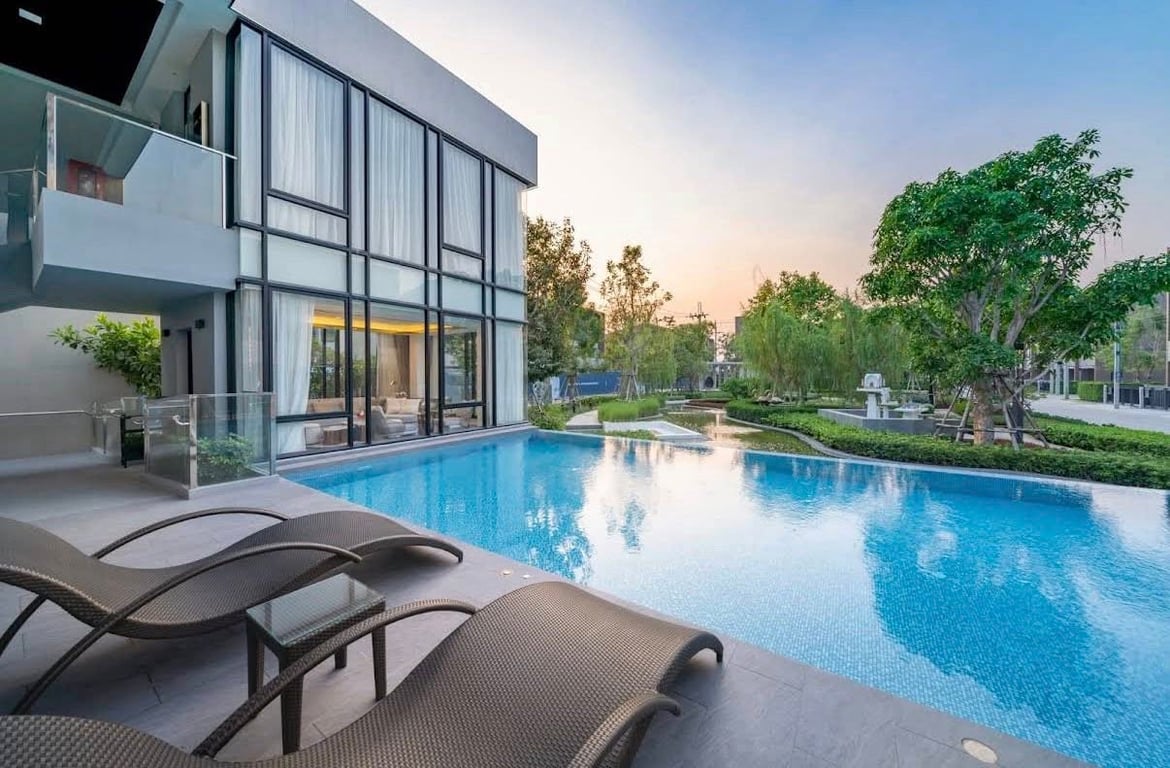Baan Klang Muang Rama 9 - Krungthep Kreetha