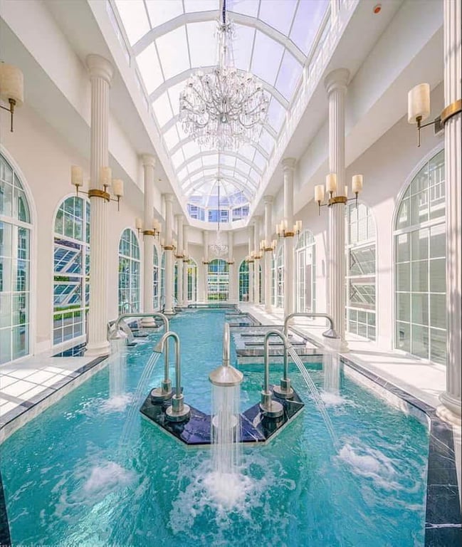 Grand Florida Beachfront Condo Resort Pattaya