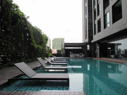 อัพ เอกมัย