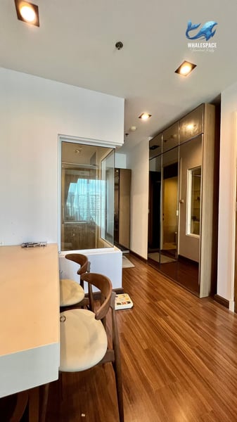 Supalai Premier @ Asoke — High Floor Pool View | Prime CBD Location photo 2