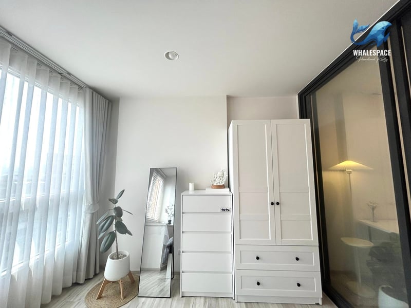 XT Huaikhwang — Fully Furnished High Floor Condo | Near MRT photo 2