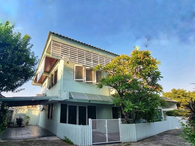 บ้านเดี่ยวบรรยากาศร่มรื่น เฟอร์ครบ พร้อมอยู่ | ใกล้ตลาดราชวัตร