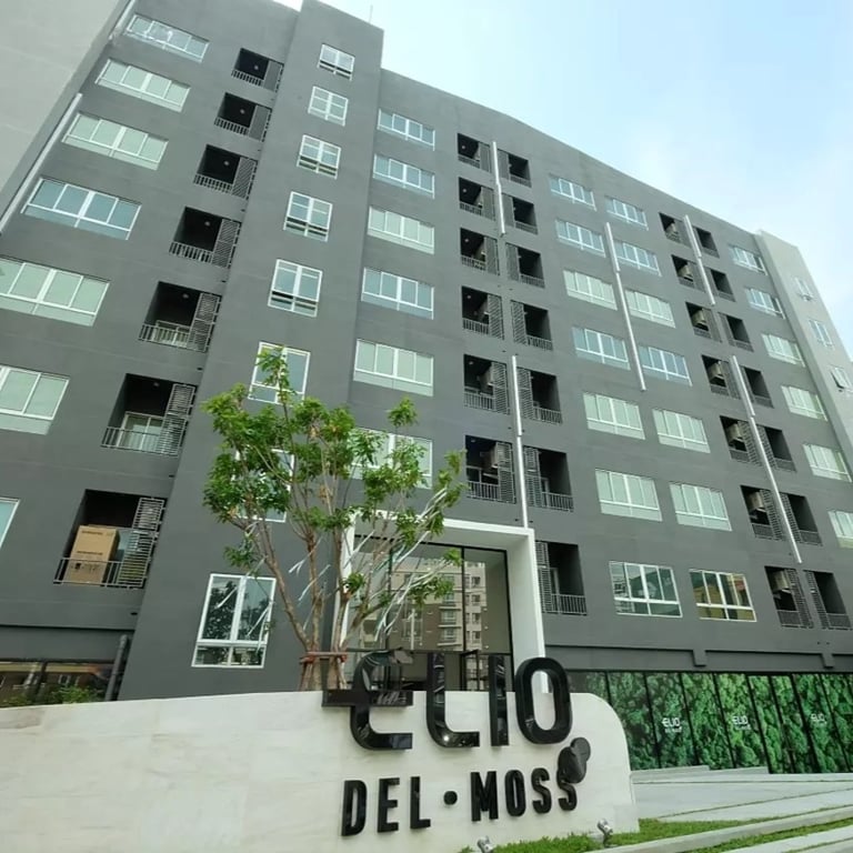 Elio Del Moss Phaholyothin 34
