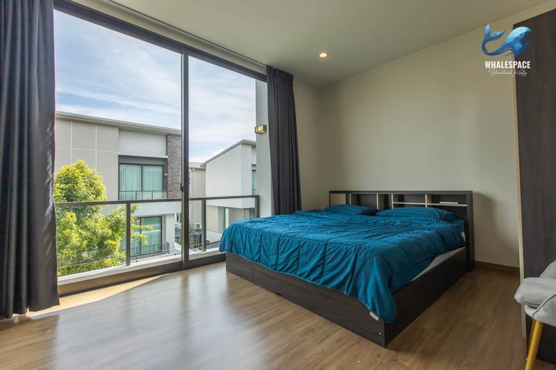 Baan Klang Muang Classe Ekkamai-Ramintra — Premium 3-Storey House | Modern Luxury | Prime Location photo 2