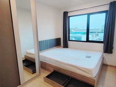 Chewathai Hallmark Ladprao-Chokchai 4 Phase 2 — Modern Fully Equipped Unit | Cozy Interior | Prime Urban Lifestyle