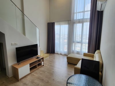 The Tree Pattanakarn-Ekkamai — High Floor Duplex Loft | Near ARL