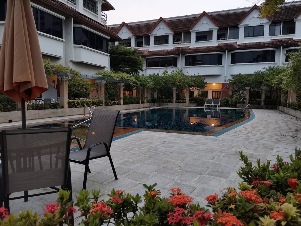 โลตัส พอยท์ เอเลแกนท์ ทาวน์เฮ้าส์